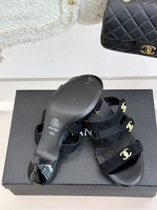 Босоножки фото 9