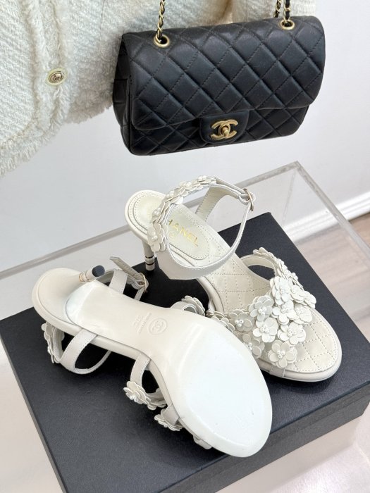 Босоножки фото 9