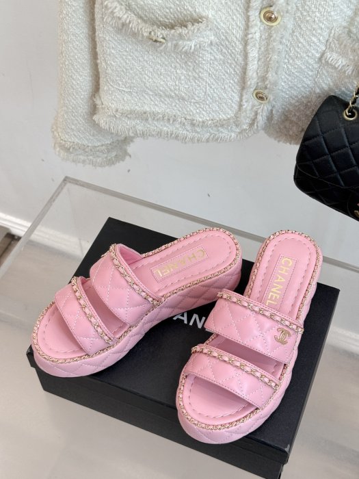 Шльопанці жіночі фото 2