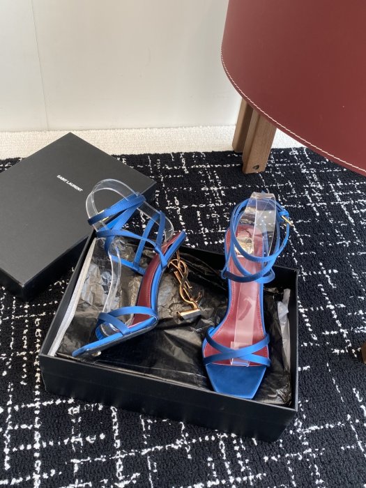 Босоножки фото 5