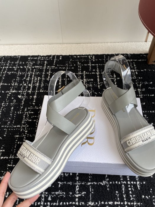 Босоножки фото 7