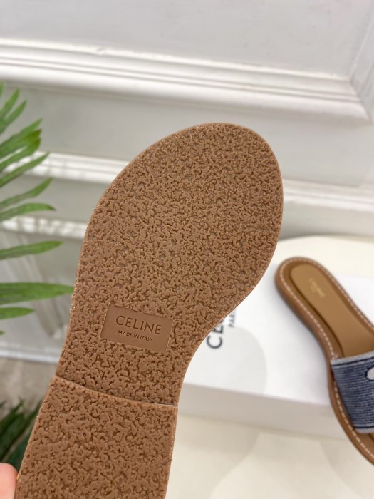 Шлепанцы женские фото 9