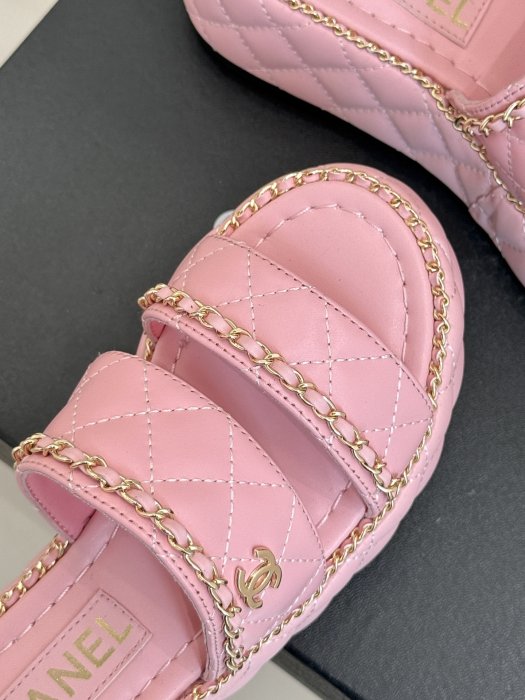 Шльопанці жіночі фото 7