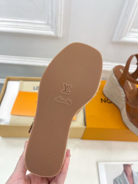 Босоножки фото 9