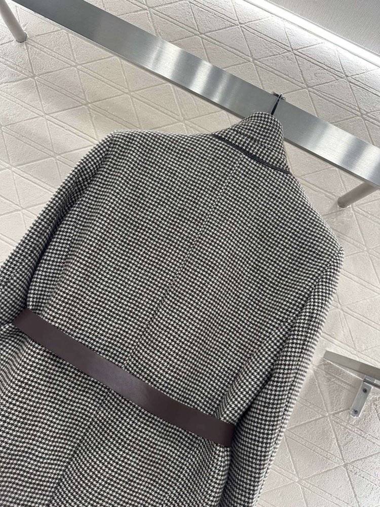 Блейзер з поясом жіночий фото 6