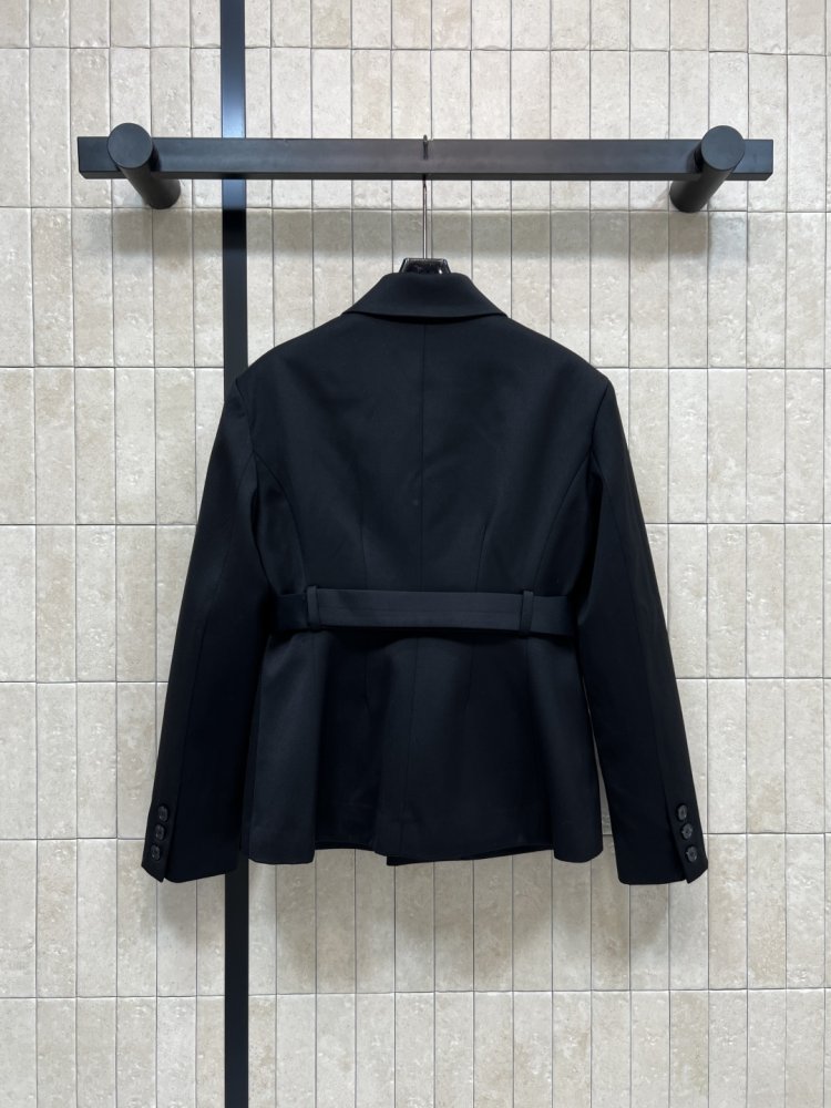 Блейзер з поясом жіночий фото 7