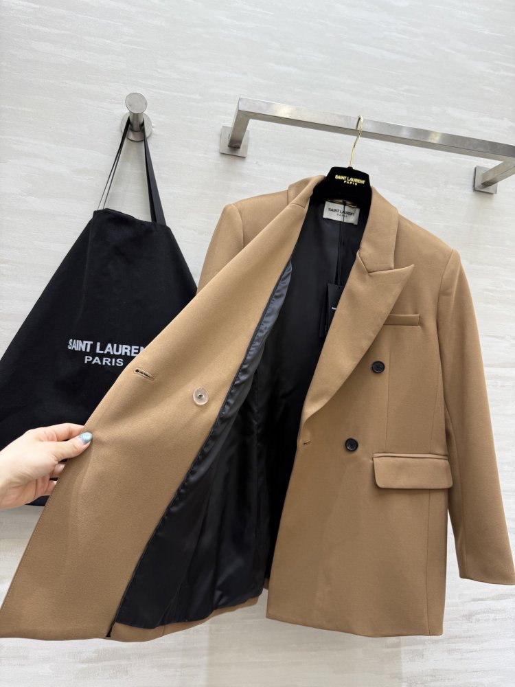 Блейзер з широкими плечима жіночий фото 2