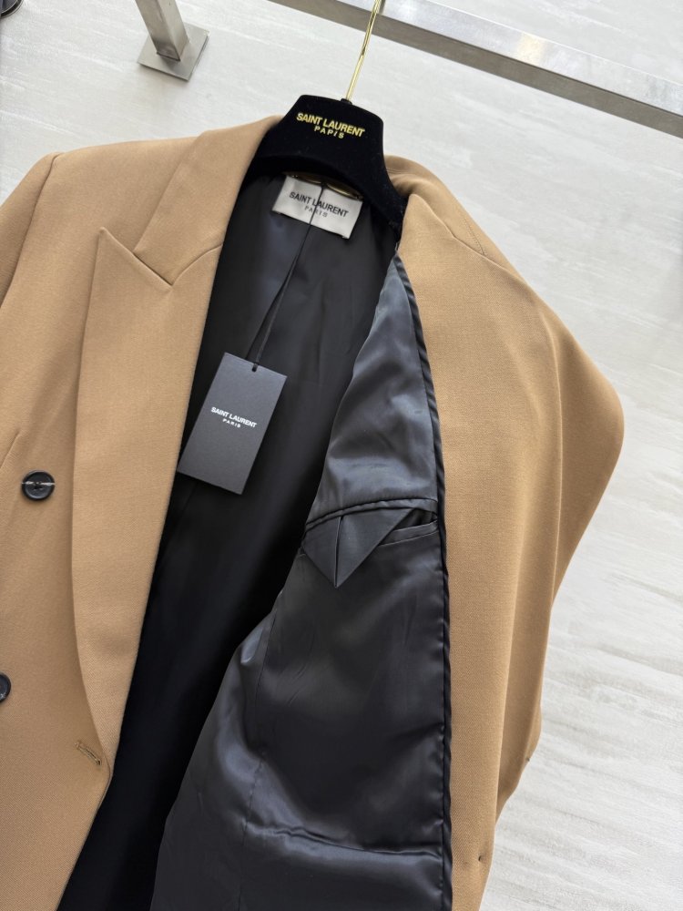 Блейзер з широкими плечима жіночий фото 5