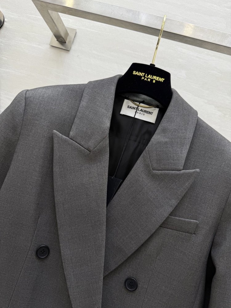 Blazer from broad shoulders female фото 6