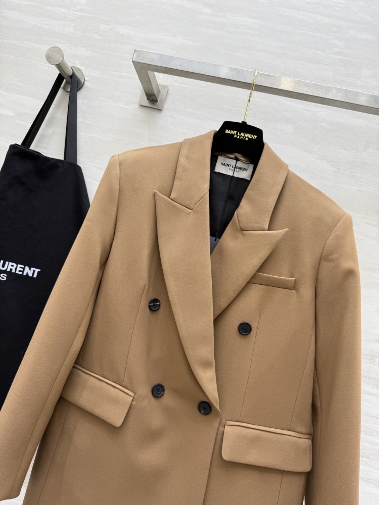 Блейзер з широкими плечима жіночий фото 6