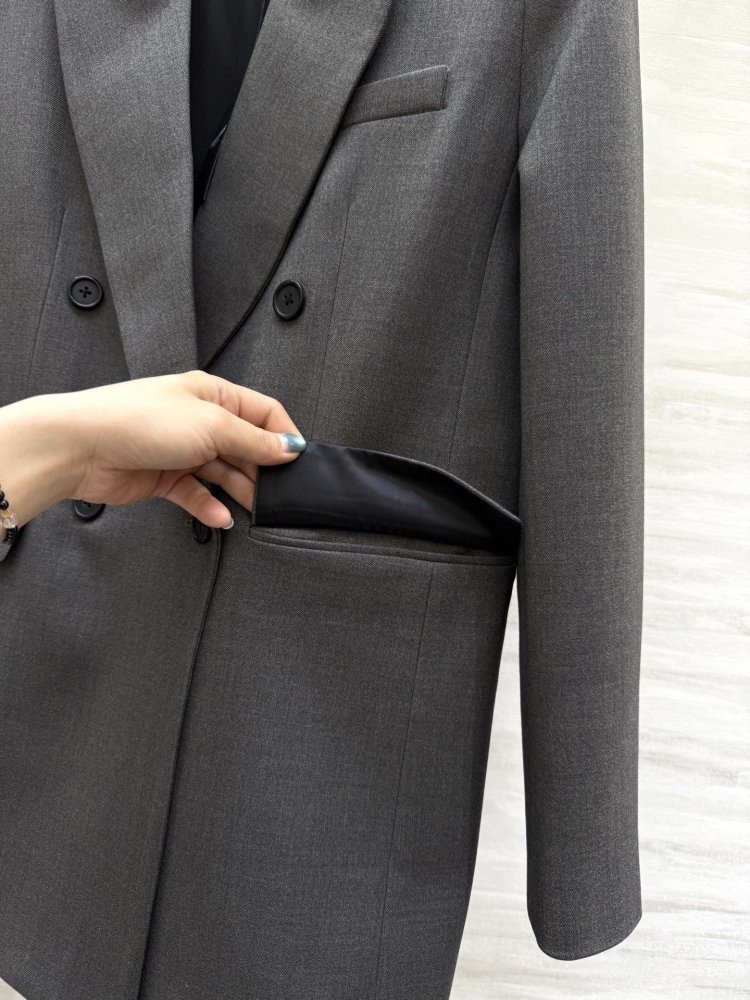 Blazer from broad shoulders female фото 9