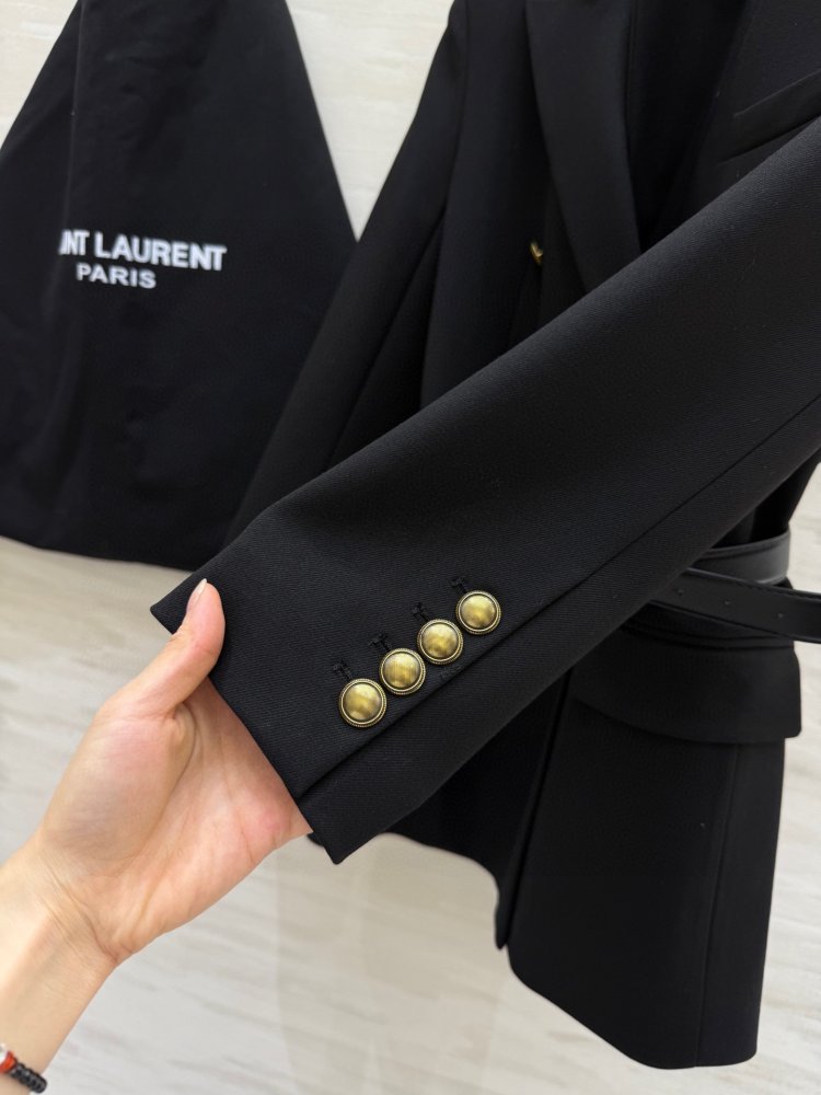 Блейзер з золотий пряжкою і поясом фото 4