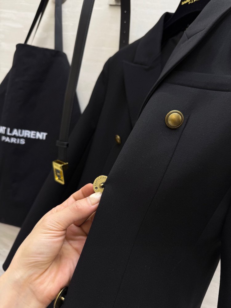 Блейзер з золотий пряжкою і поясом фото 8