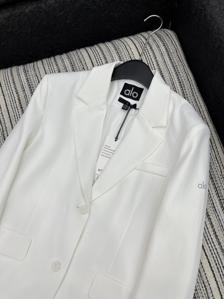 Блейзер жіночий білий фото 2