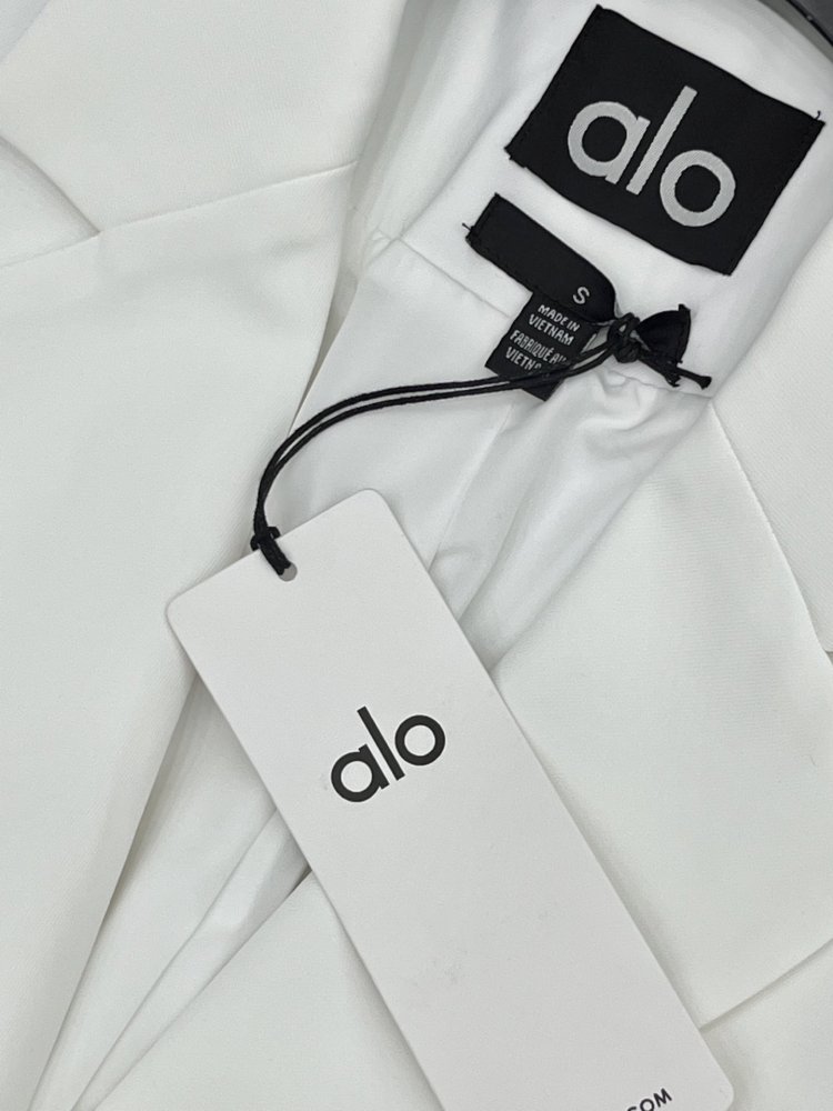 Блейзер жіночий білий фото 6