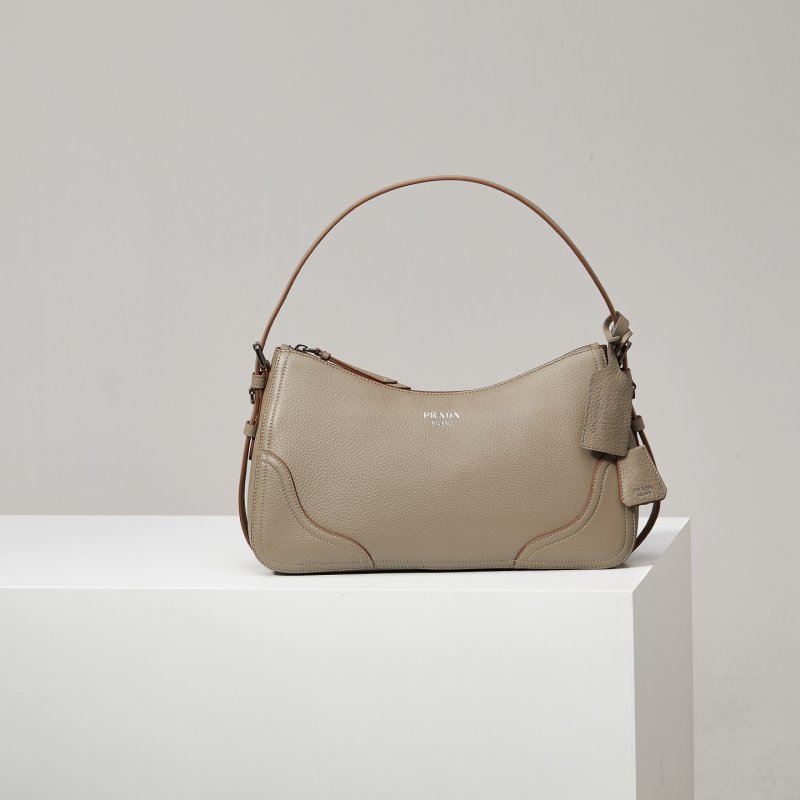 Большая кожаная сумка через плечо Prada Aimèe 36 см