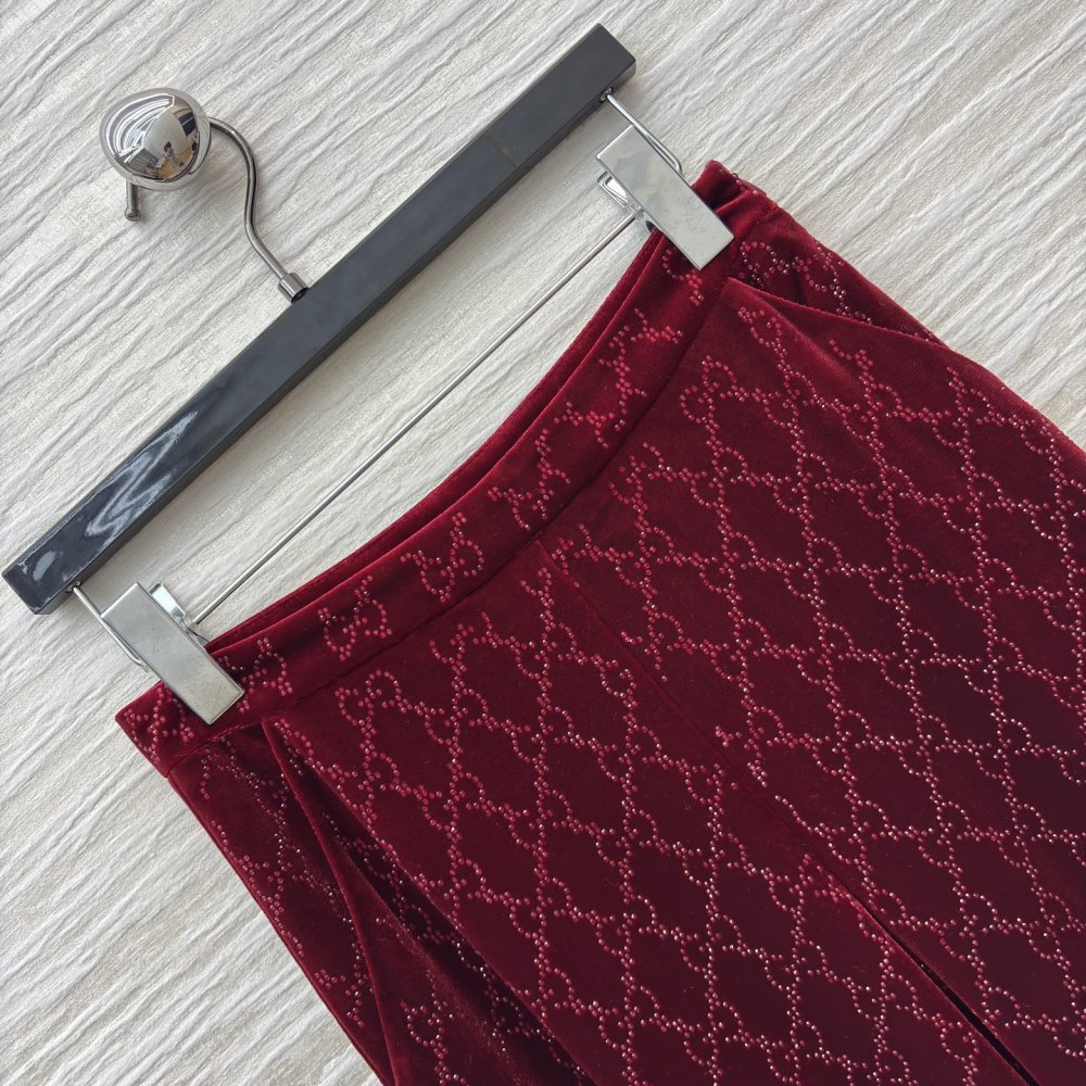 Бордові бархарные брюки жіночі фото 5
