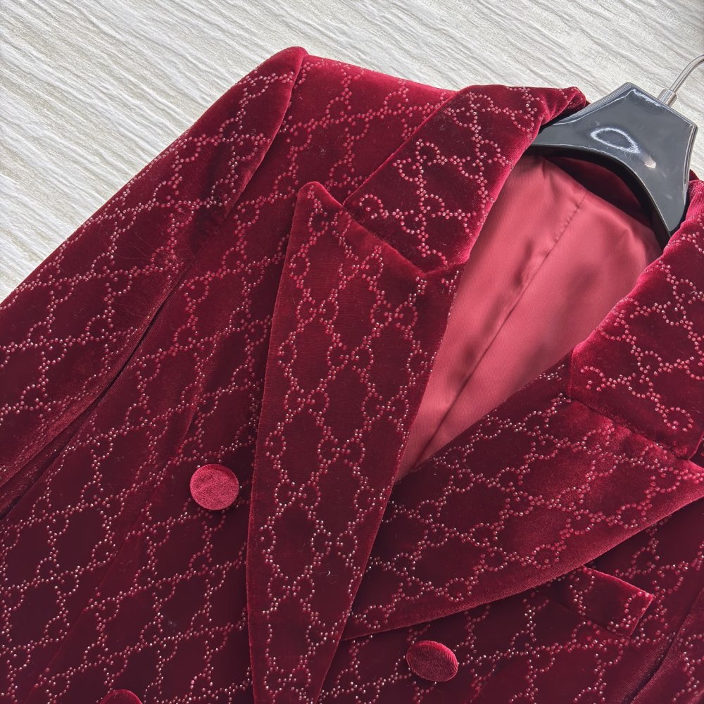 Бордовий оксамитовий піджак жіночий фото 3