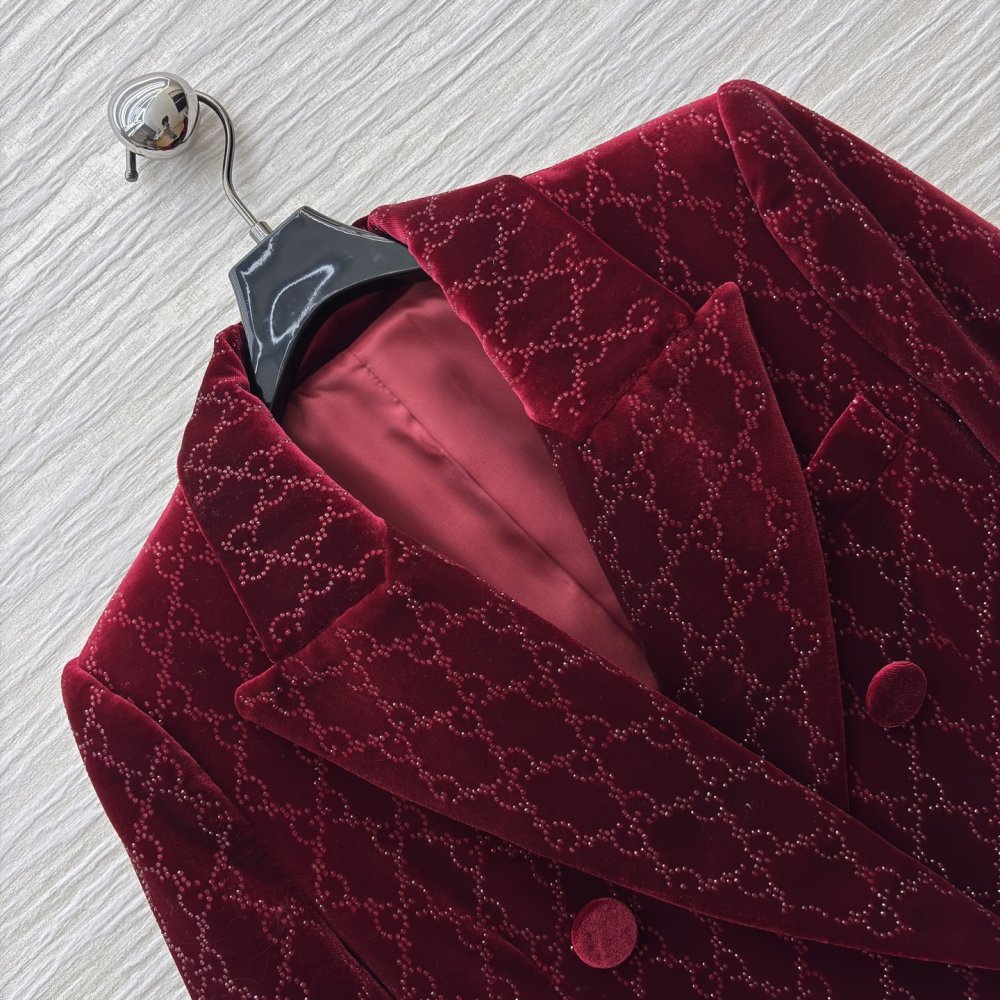 Бордовий оксамитовий піджак жіночий фото 5