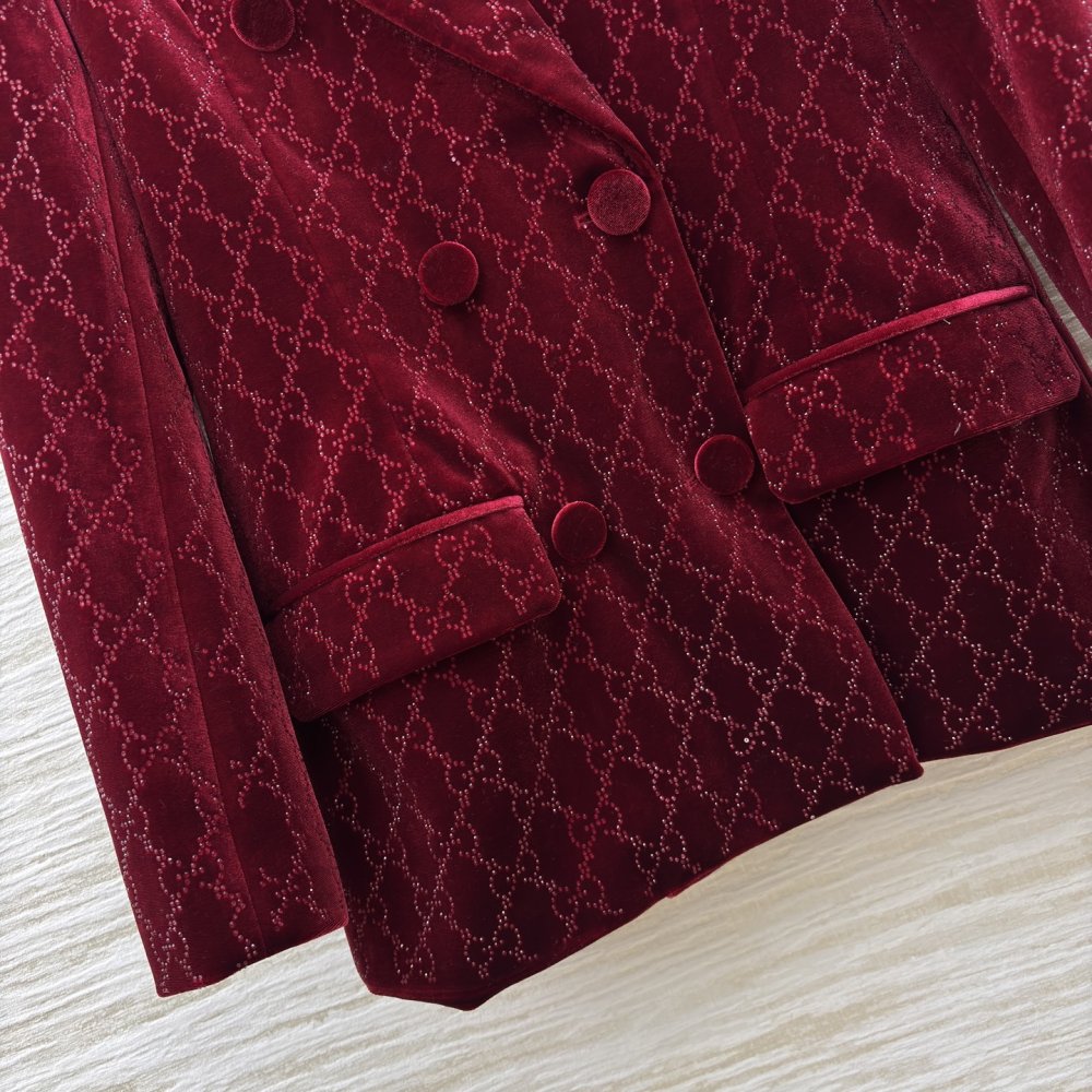 Бордовий оксамитовий піджак жіночий фото 6