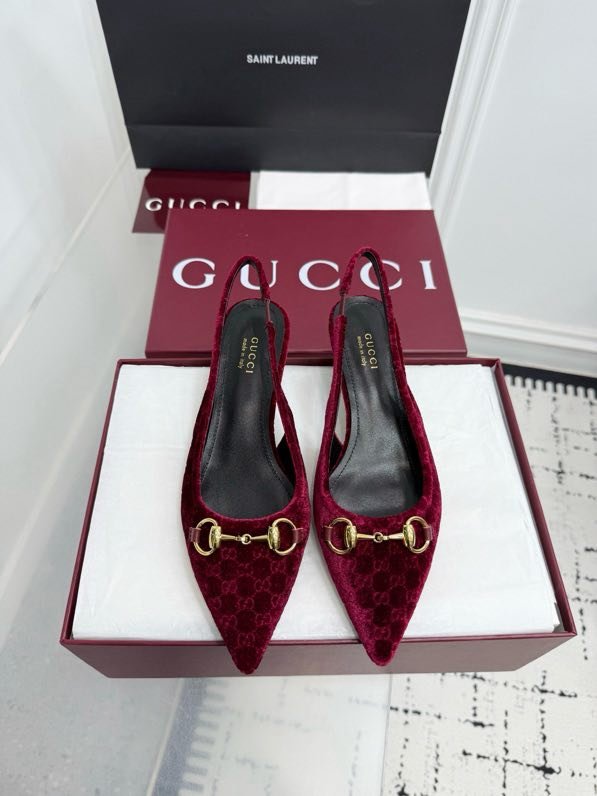 Босоножки Horsebit на каблуке с острым носком