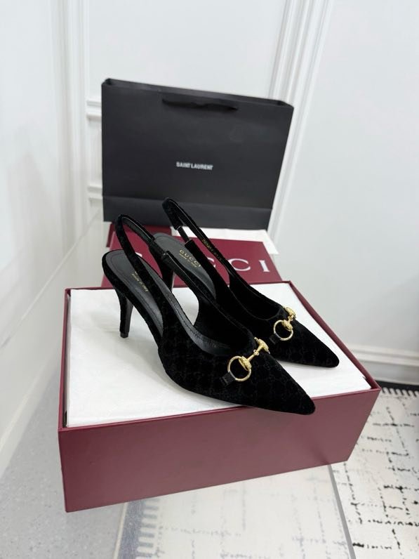 Босоножки Horsebit на каблуке с острым носком