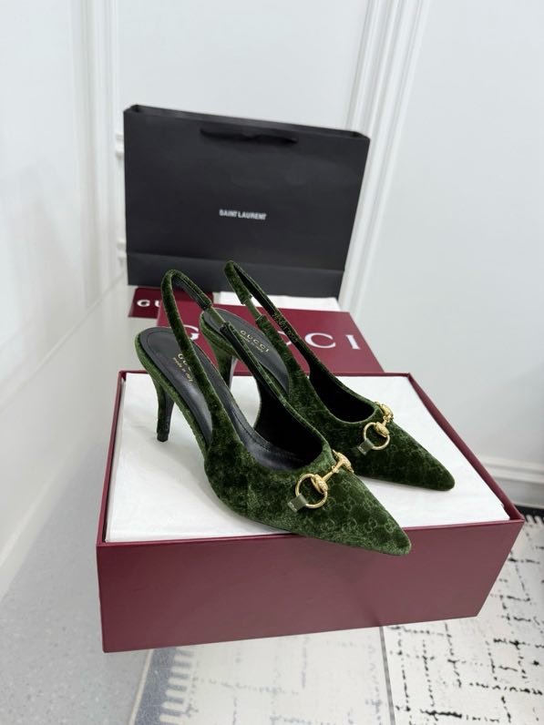 Босоножки Horsebit на каблуке с острым носком