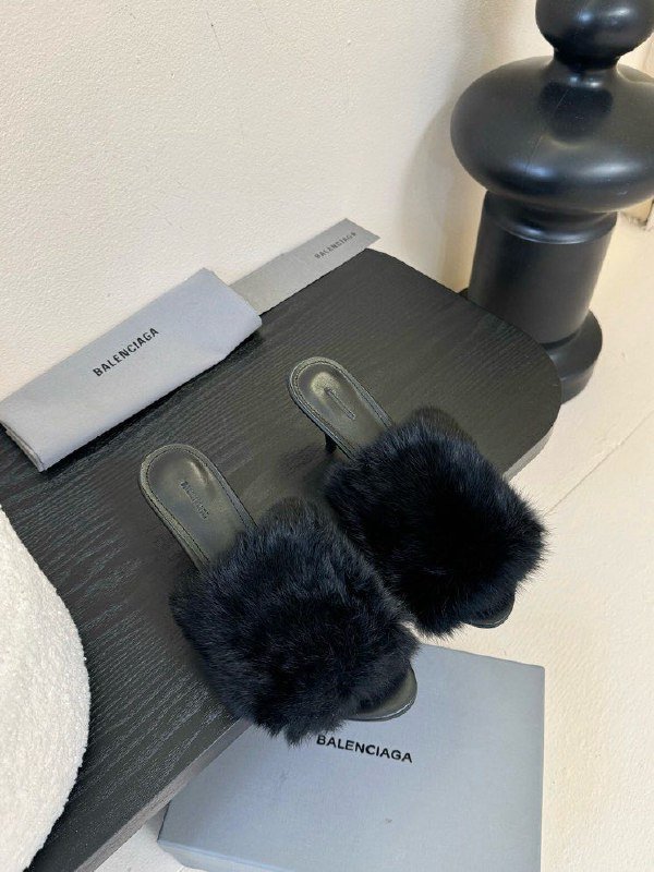 Sandals fur women's фото 2