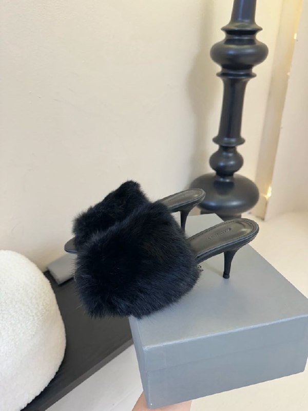 Sandals fur women's фото 3