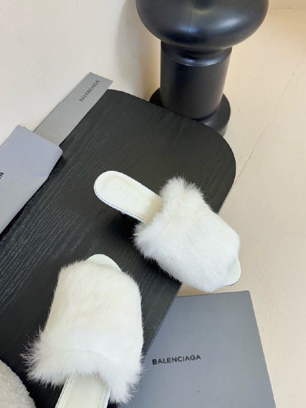 Sandals fur women's фото 5