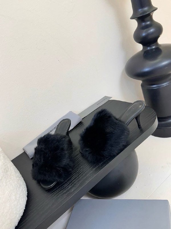 Sandals fur women's фото 5