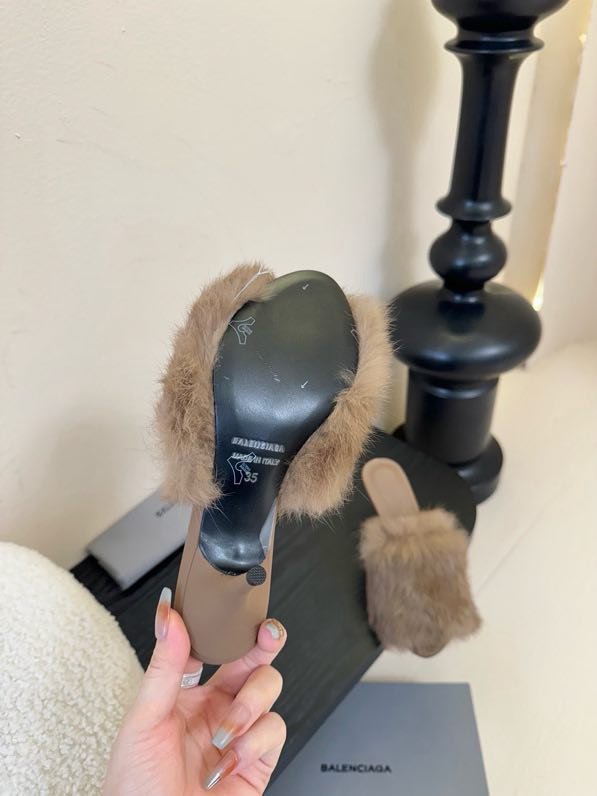 Sandals fur women's фото 8