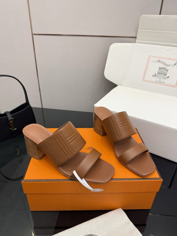 Sandals on heel