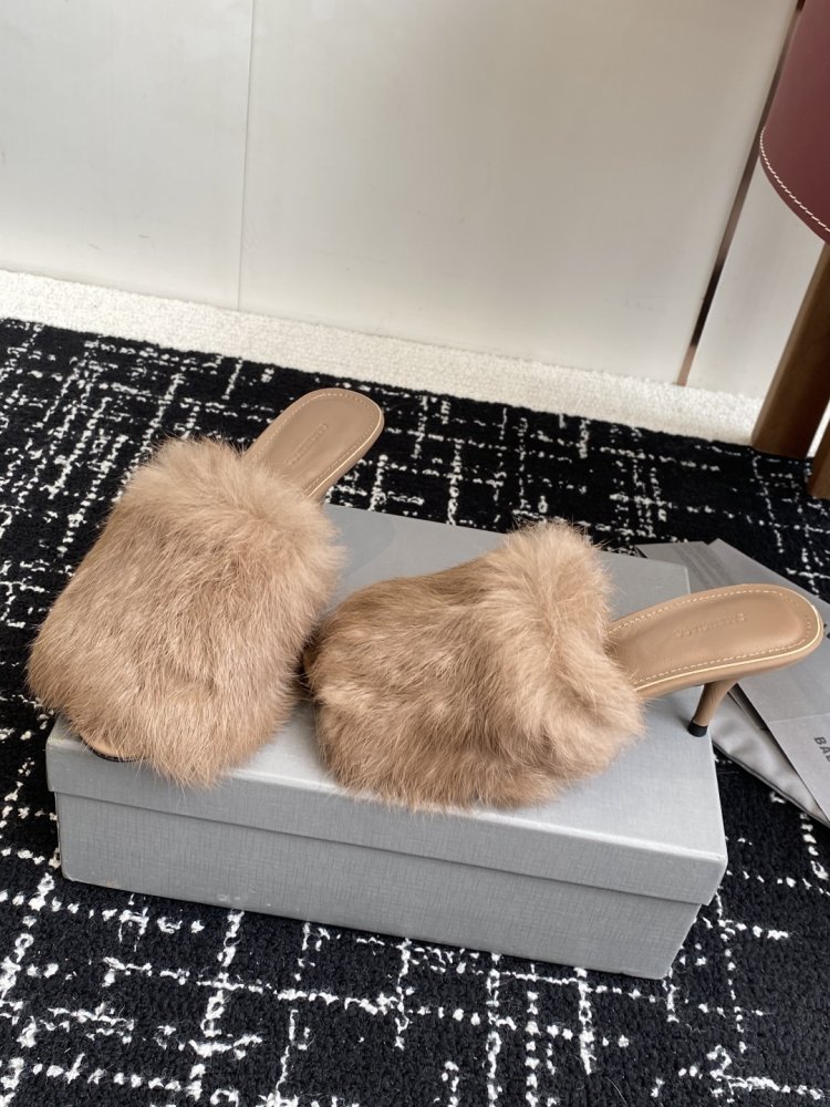 Sandals on fur фото 3