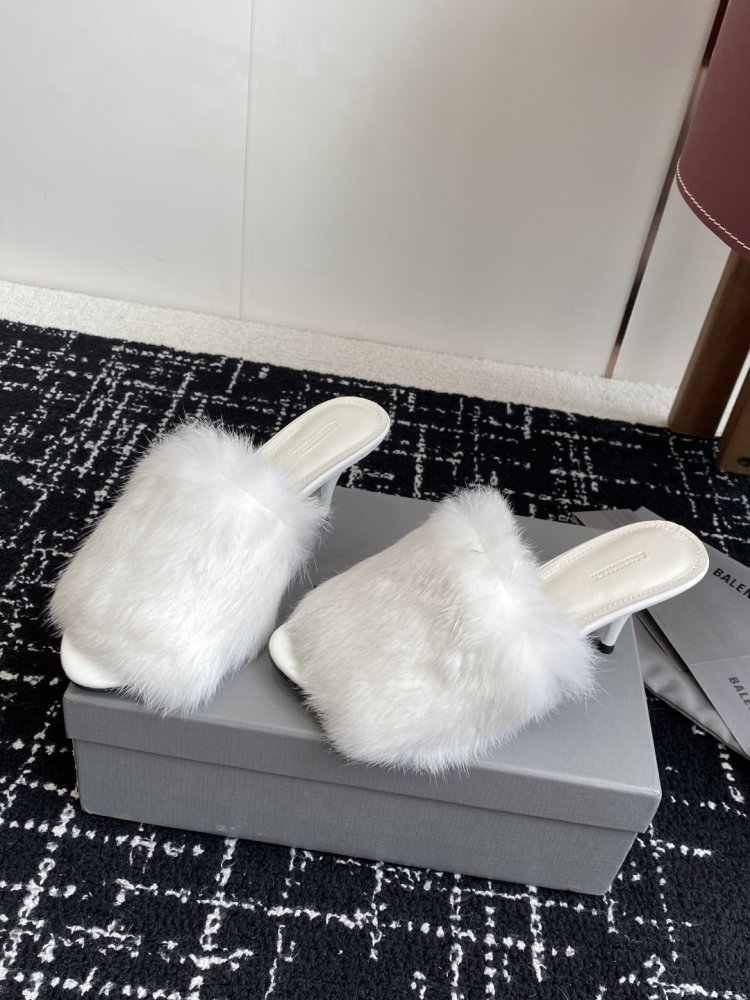 Босоножки на меху фото 3