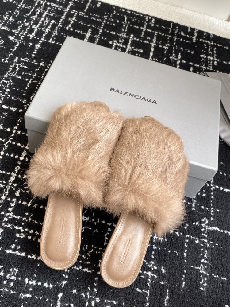 Sandals on fur фото 4