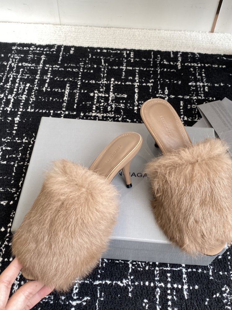 Sandals on fur фото 6