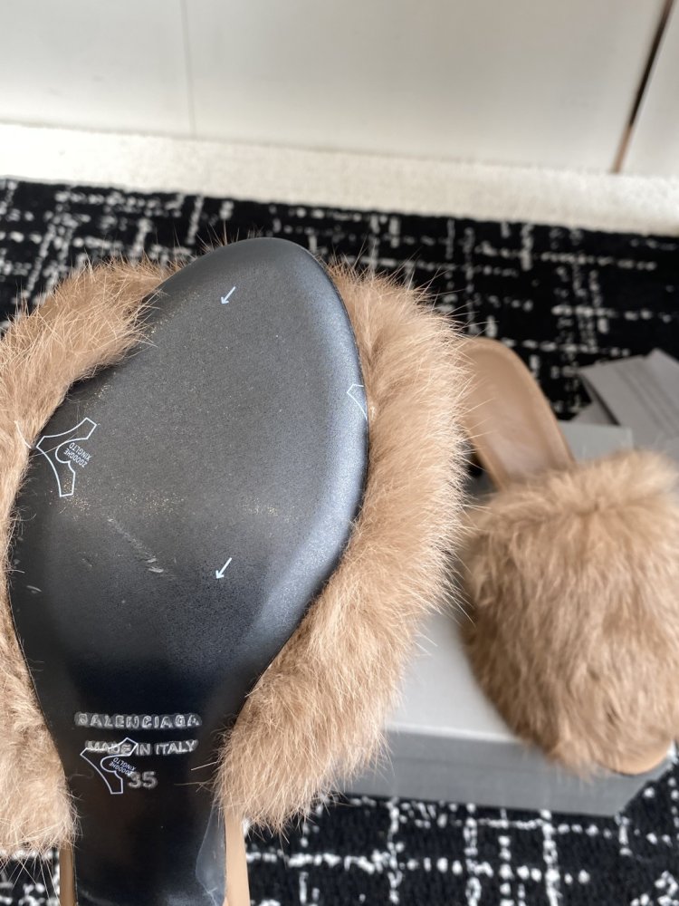 Sandals on fur фото 9