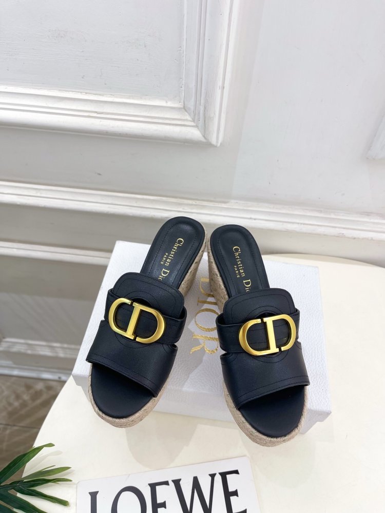 Босоножки на платформе и высоком каблуке