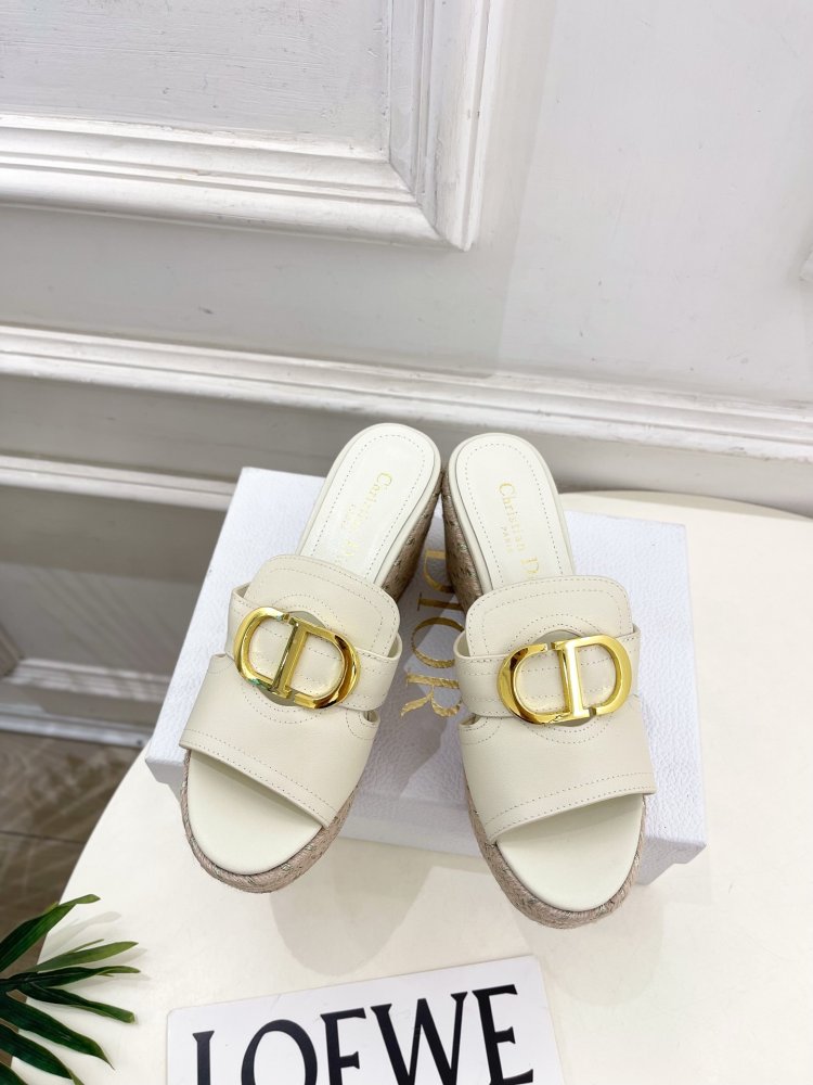 Босоножки на платформе и высоком каблуке