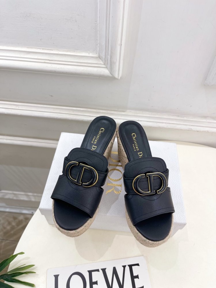 Босоножки на платформе и высоком каблуке