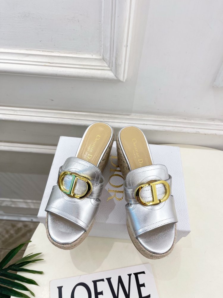 Босоножки на платформе и высоком каблуке