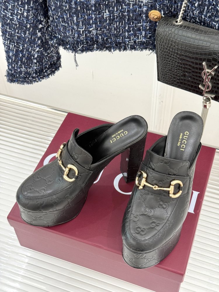 Босоножки на платформе и высоком каблуке фото 2