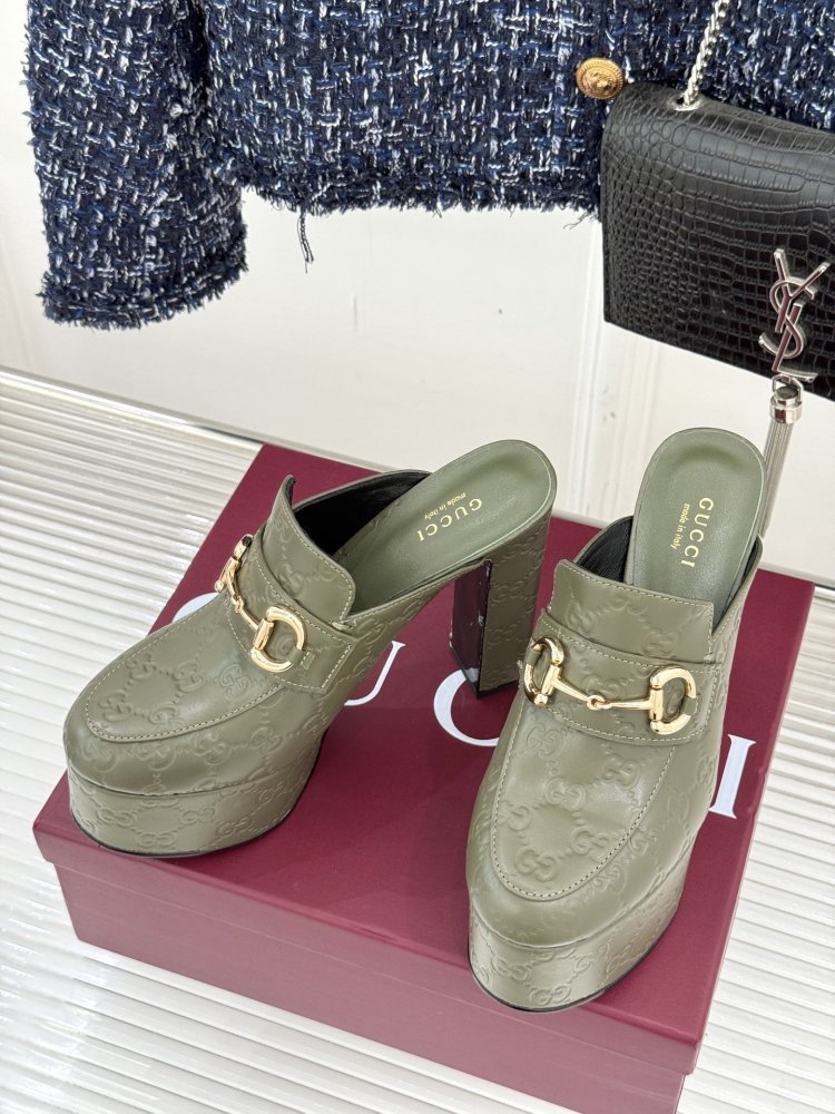 Босоножки на платформе и высоком каблуке фото 2