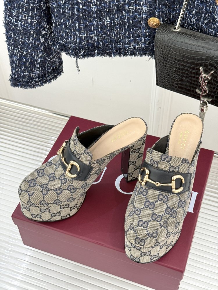 Босоножки на платформе и высоком каблуке фото 2