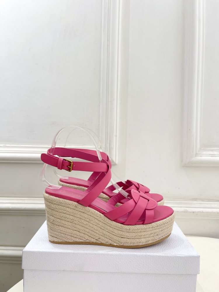 Босоножки на платформе и высоком каблуке фото 2