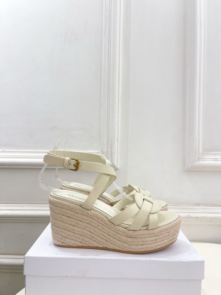 Босоножки на платформе и высоком каблуке фото 2