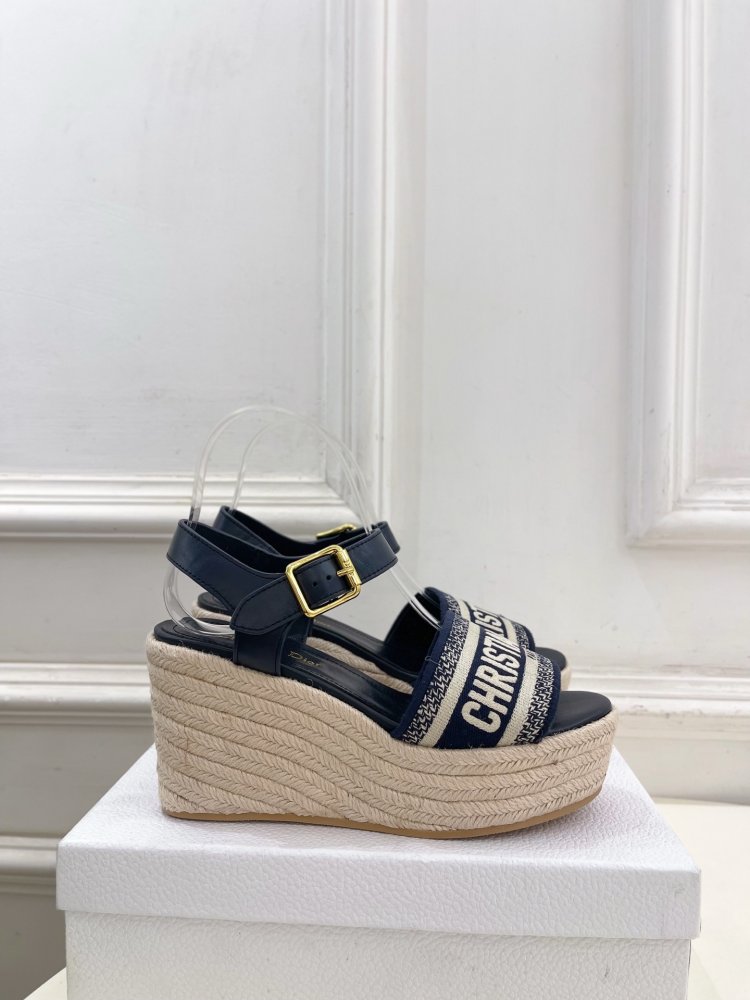 Босоножки на платформе и высоком каблуке фото 2