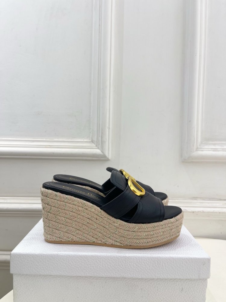 Босоножки на платформе и высоком каблуке фото 2