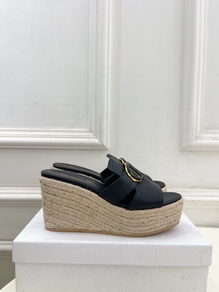 Босоножки на платформе и высоком каблуке фото 2